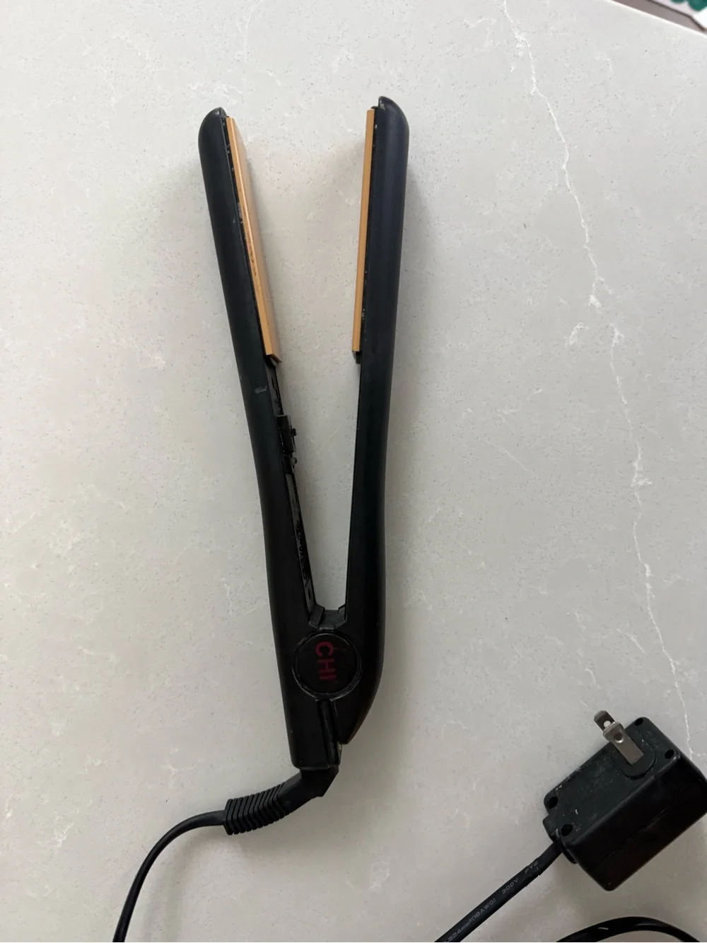 CHI Ceramic Hair Straightener Flat Iron, Tested & Working